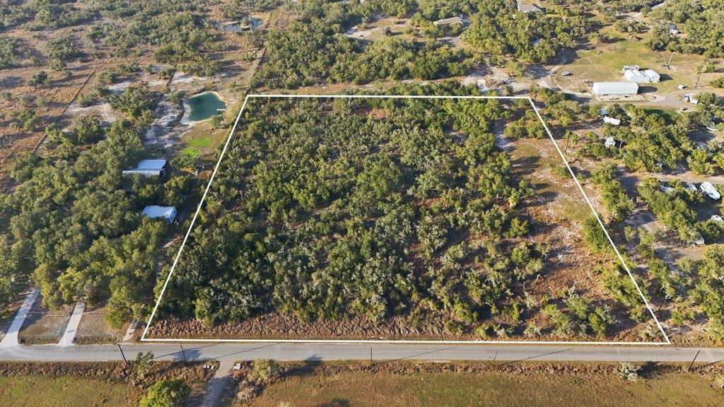 130 Lamar Dr, Rockport, TX 78382 — exterior