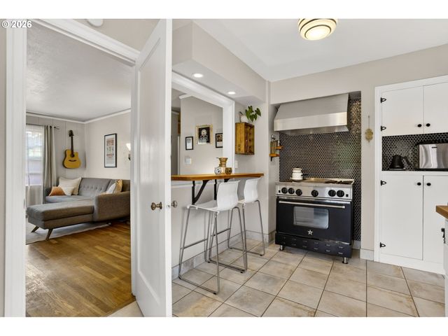 7340 N WILLAMETTE Blvd, Portland, OR 97203