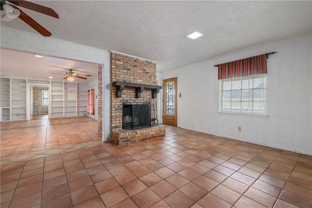 515 North Sharp, Franklin, TX 77856