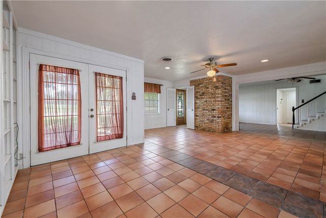 515 North Sharp, Franklin, TX 77856