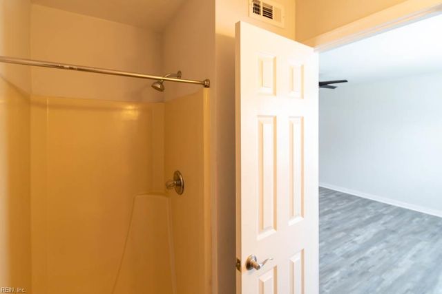 1522 Chela Ave Apt A1, Norfolk, VA 23503