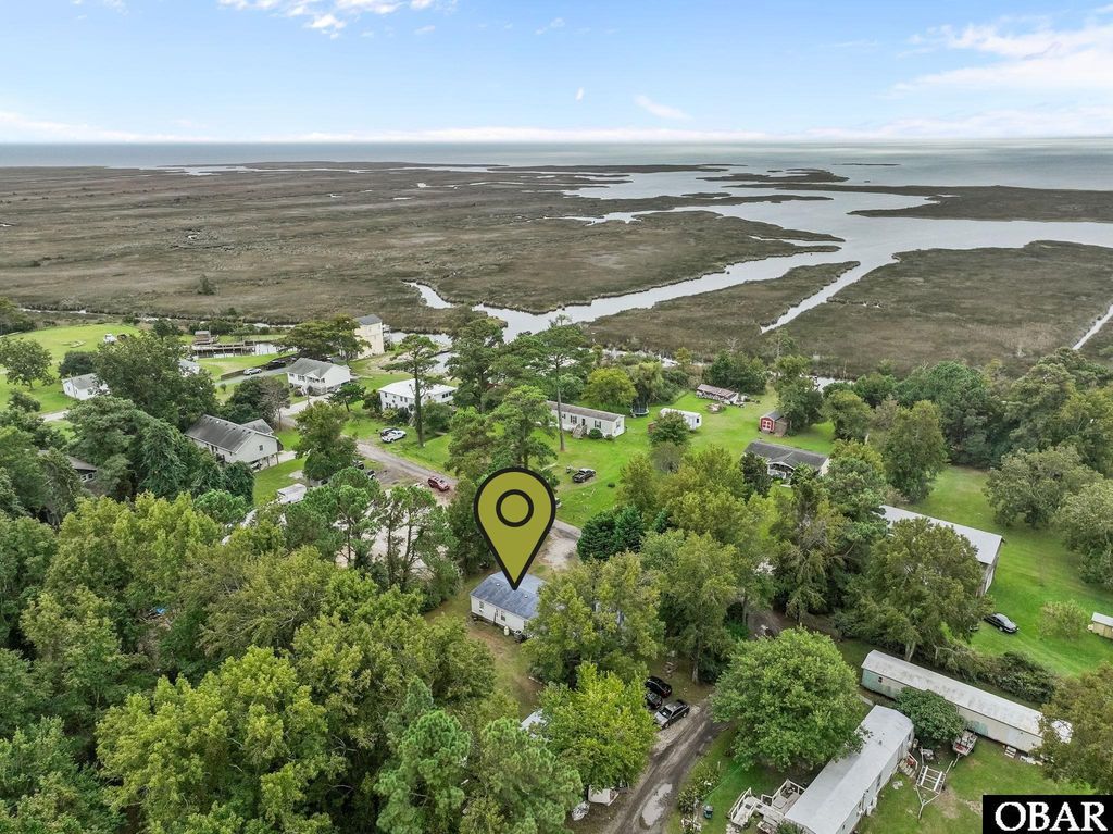 Image 2 of property listing at 92 Mosley Lane, Wanchese, NC 27981