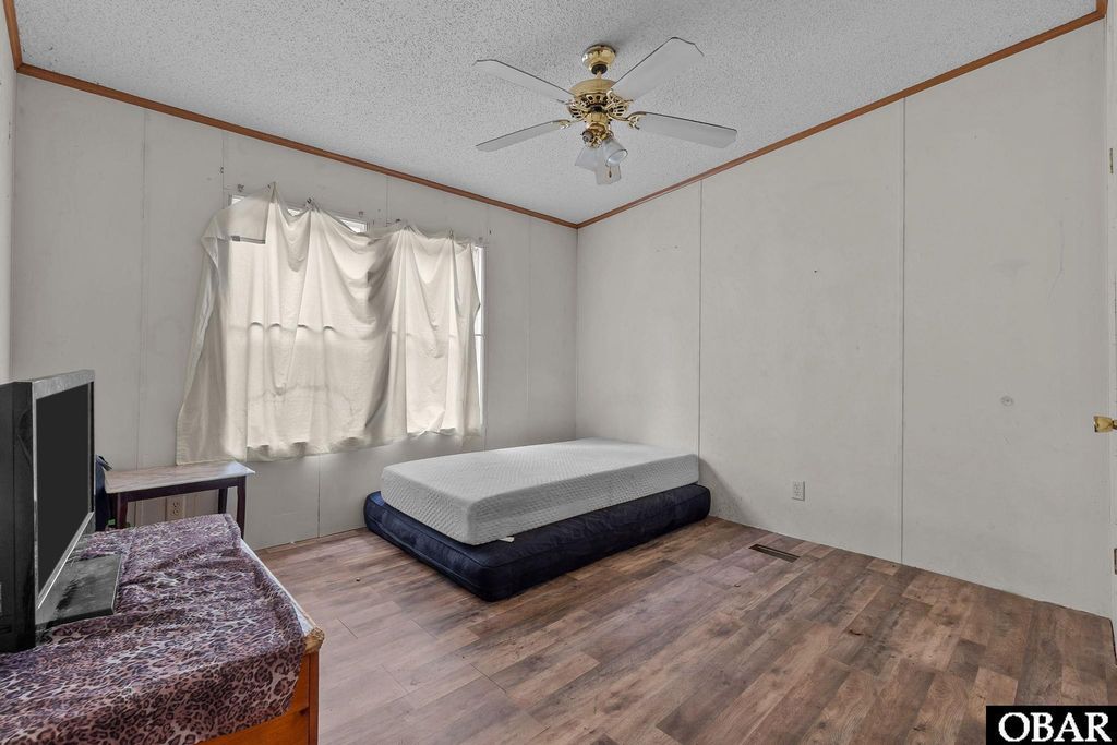 Image 12 of property listing at 92 Mosley Lane, Wanchese, NC 27981