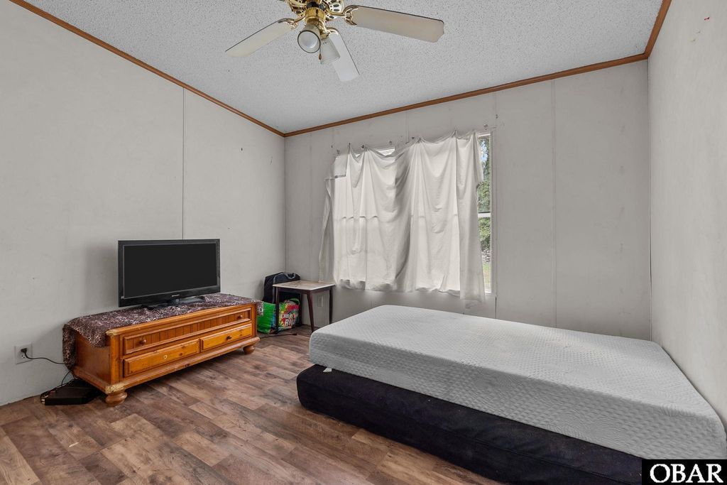 Image 13 of property listing at 92 Mosley Lane, Wanchese, NC 27981