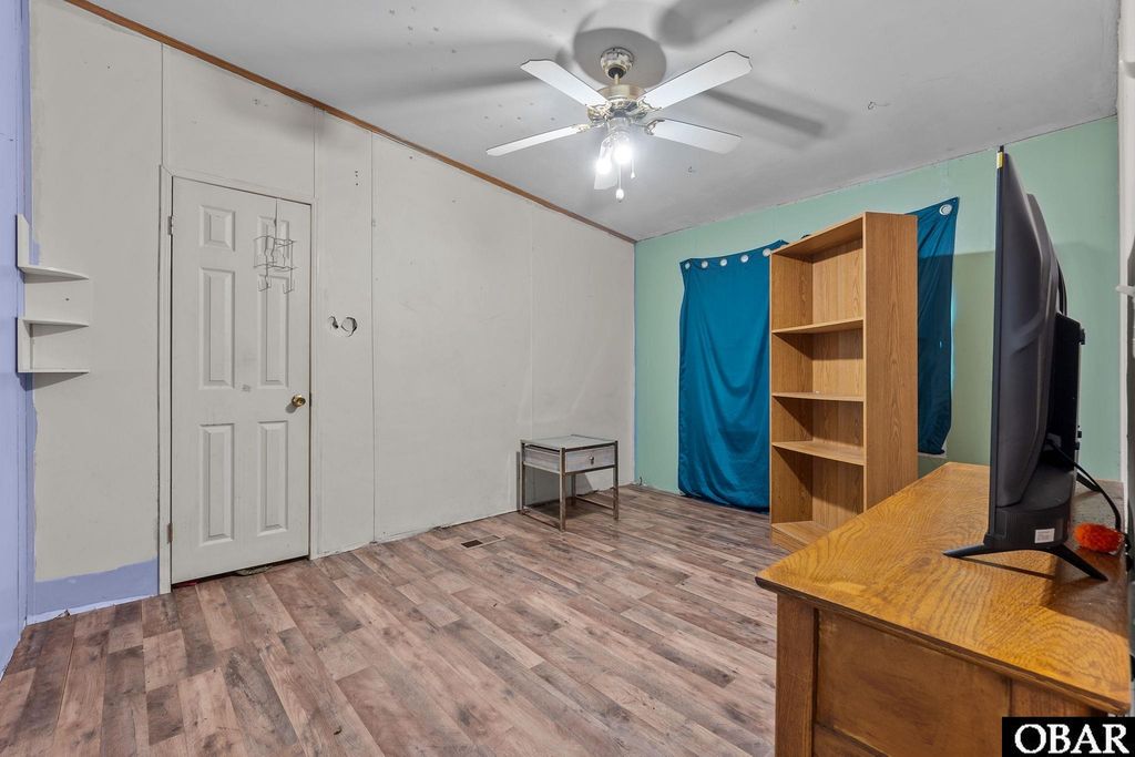 Image 15 of property listing at 92 Mosley Lane, Wanchese, NC 27981