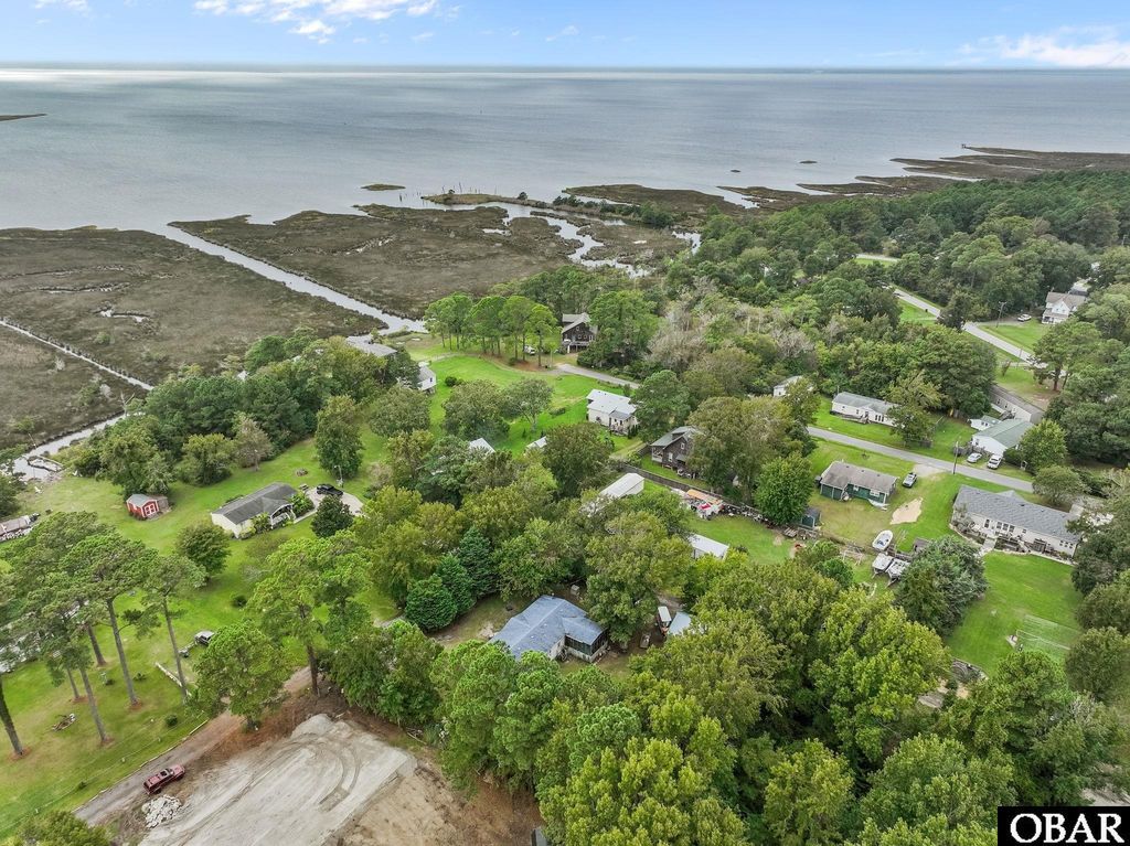 Image 25 of property listing at 92 Mosley Lane, Wanchese, NC 27981