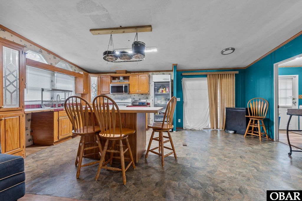 Image 9 of property listing at 92 Mosley Lane, Wanchese, NC 27981