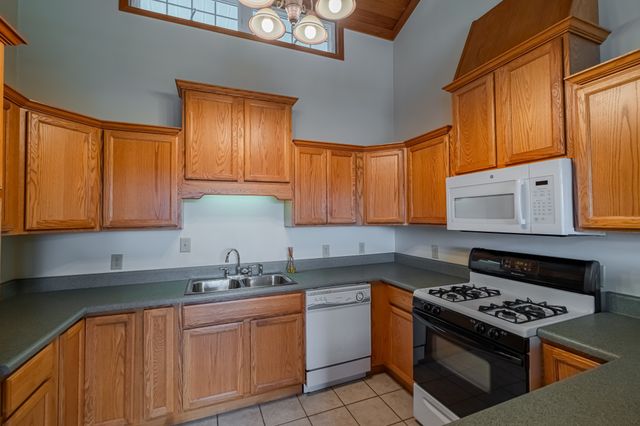 1927 Laurel Lake Dr, Monteagle, TN 37356