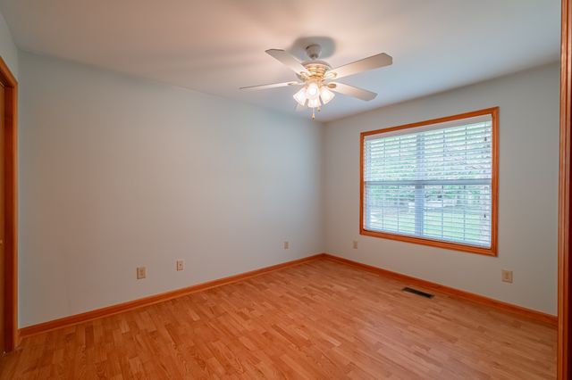 1927 Laurel Lake Dr, Monteagle, TN 37356