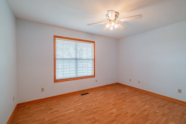 1927 Laurel Lake Dr, Monteagle, TN 37356