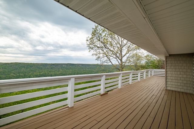 1927 Laurel Lake Dr, Monteagle, TN 37356