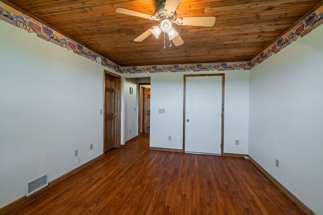 1927 Laurel Lake Dr, Monteagle, TN 37356