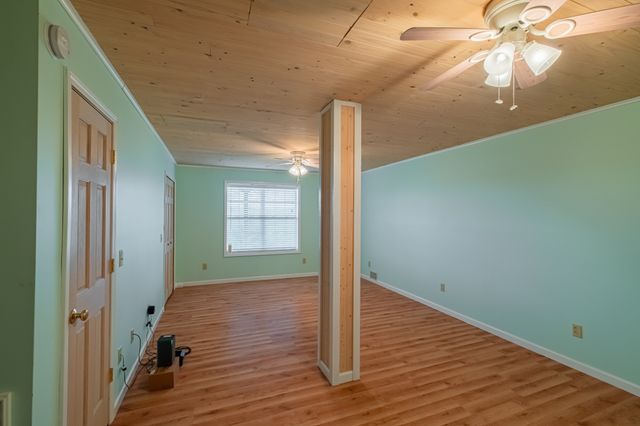 1927 Laurel Lake Dr, Monteagle, TN 37356