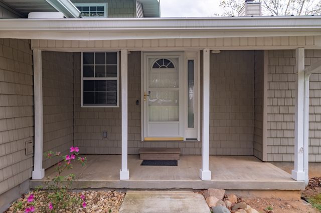 1927 Laurel Lake Dr, Monteagle, TN 37356