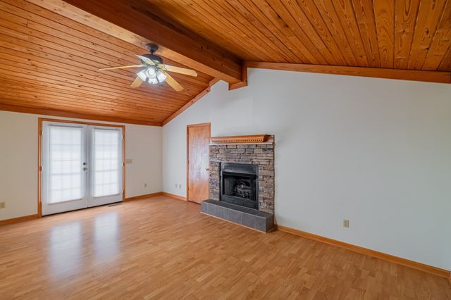 1927 Laurel Lake Dr, Monteagle, TN 37356