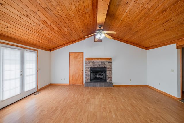 1927 Laurel Lake Dr, Monteagle, TN 37356