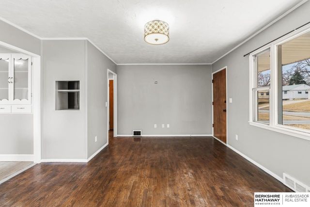 5610 Frederick Street, Omaha, NE 68106