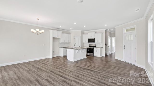396 Creekview Road, Hendersonville, NC 28792