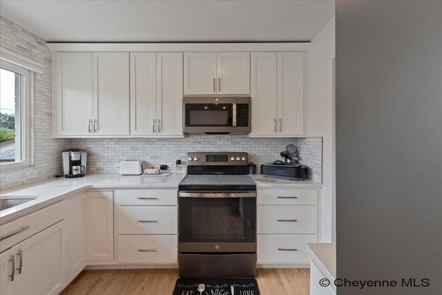 1513 MONROE AVE, Cheyenne, WY 82001