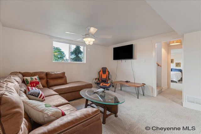 1513 MONROE AVE, Cheyenne, WY 82001