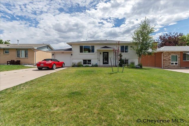 1513 MONROE AVE, Cheyenne, WY 82001