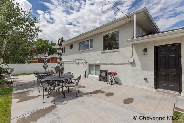 1513 MONROE AVE, Cheyenne, WY 82001