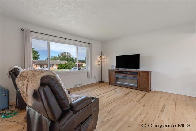 1513 MONROE AVE, Cheyenne, WY 82001