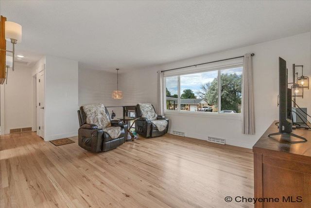 1513 MONROE AVE, Cheyenne, WY 82001