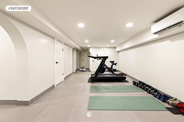 400 PUTNAM Avenue, New York City, NY 11216
