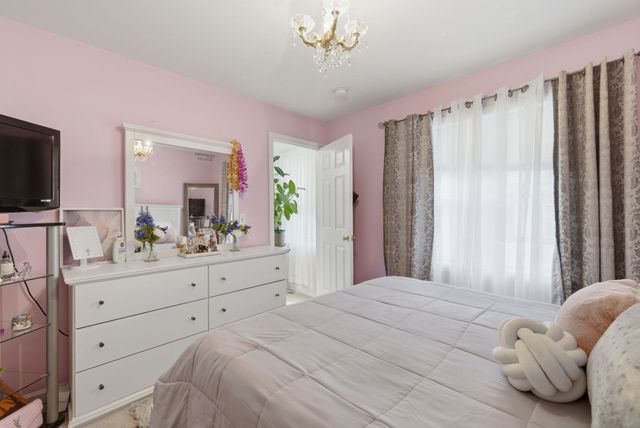 124 Locust St 124, Haverhill, MA 01830