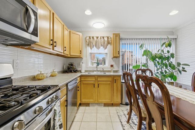 124 Locust St 124, Haverhill, MA 01830