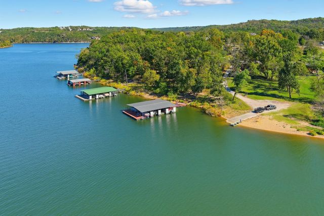 226 Hunt Club Circle, Galena, MO 65656