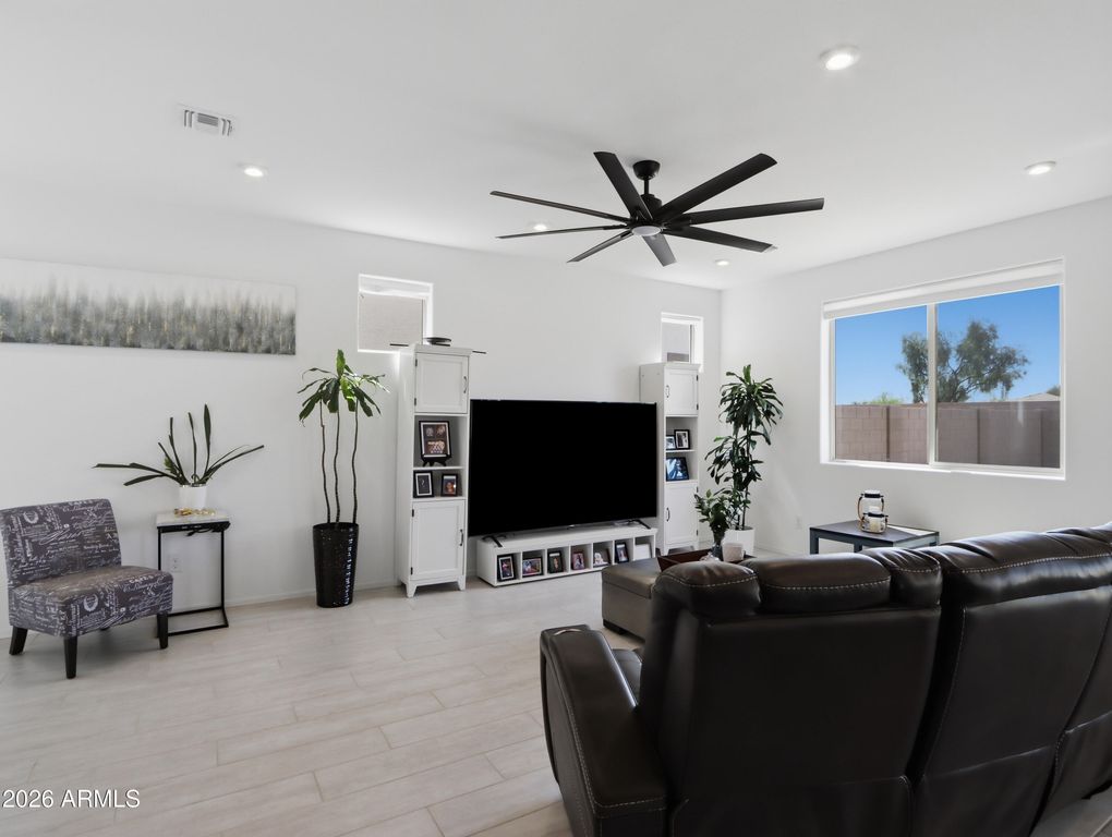 7413 W ROVEY Avenue, Glendale, AZ 85303 — photo 2