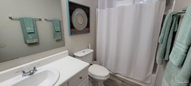 5537 Shadow Grove Blvd, Pensacola, FL 32526
