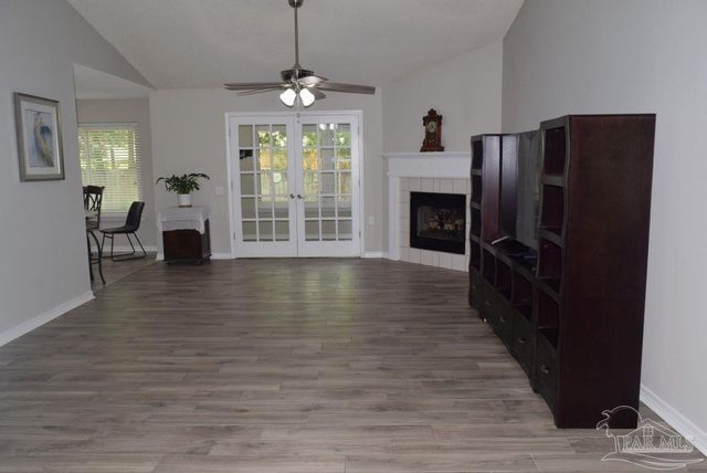 5537 Shadow Grove Blvd, Pensacola, FL 32526