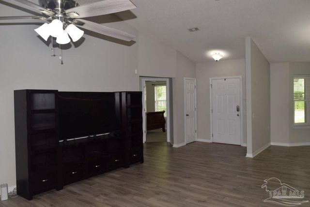 5537 Shadow Grove Blvd, Pensacola, FL 32526
