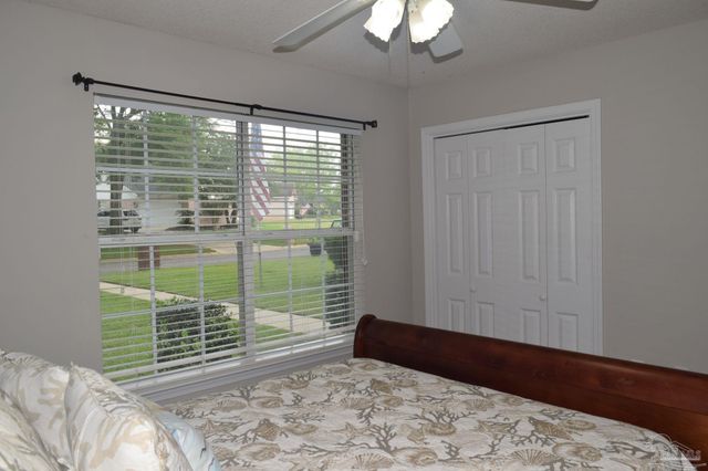 5537 Shadow Grove Blvd, Pensacola, FL 32526