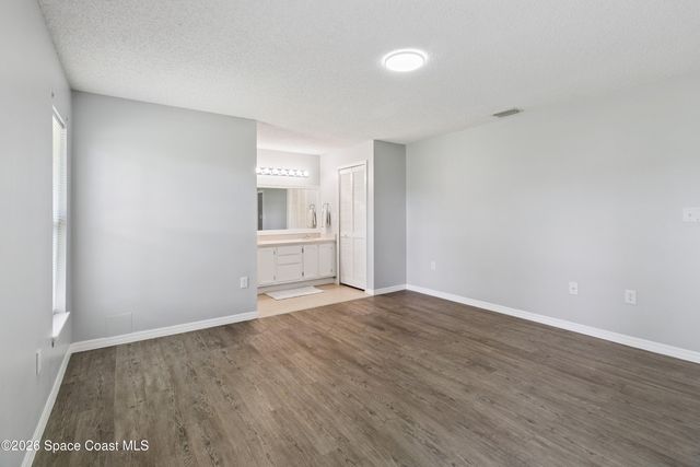 940 Forest Street NE, Palm Bay, FL 32907