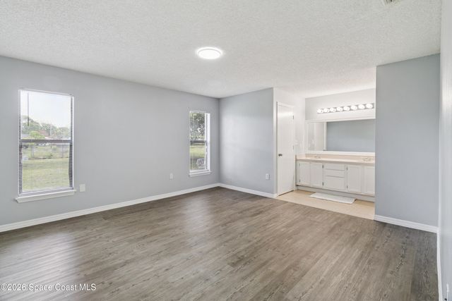 940 Forest Street NE, Palm Bay, FL 32907