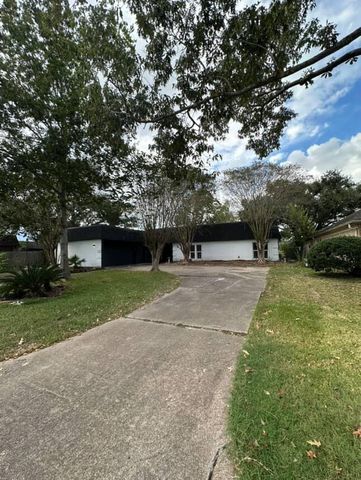 2222 N Fountain Valley Drive, Missouri City, TX 77459