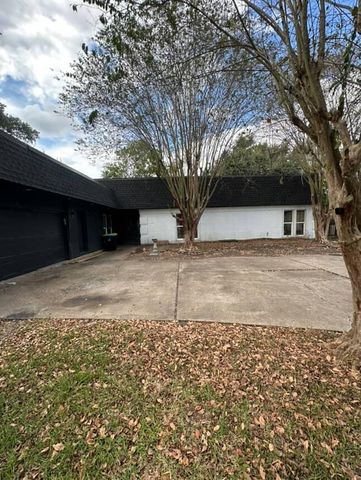 2222 N Fountain Valley Drive, Missouri City, TX 77459
