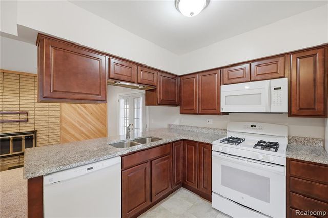 34236 Rockford Road, Sterling Heights, MI 48312