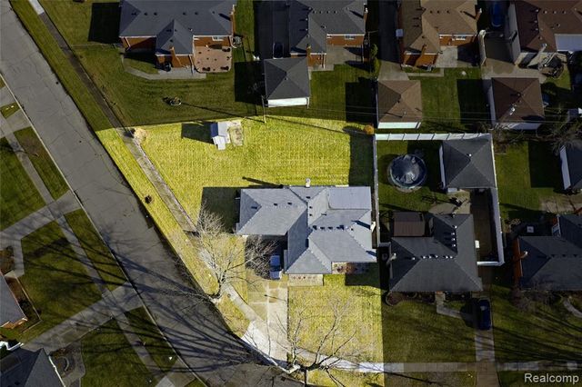 34236 Rockford Road, Sterling Heights, MI 48312