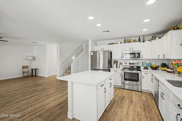 33370 N ROADRUNNER Lane, San Tan Valley, AZ 85144