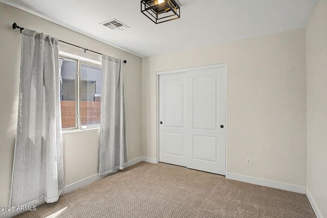 33370 N ROADRUNNER Lane, San Tan Valley, AZ 85144