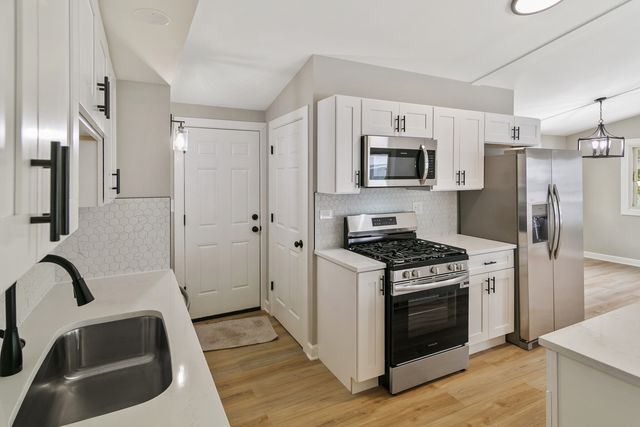 6305 Robert Road, Cary, IL 60013