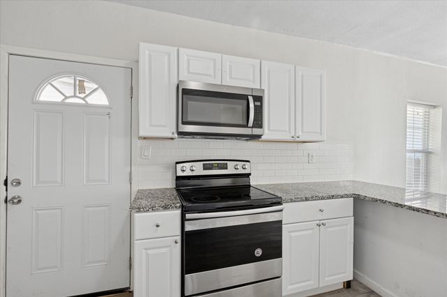 2612 Harwood Street, Fort Worth, TX 76103