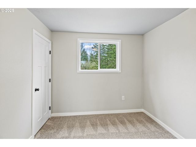 231 HOLCOMB SPUR Rd, Kelso, WA 98626