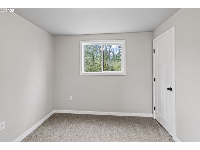231 HOLCOMB SPUR Rd, Kelso, WA 98626