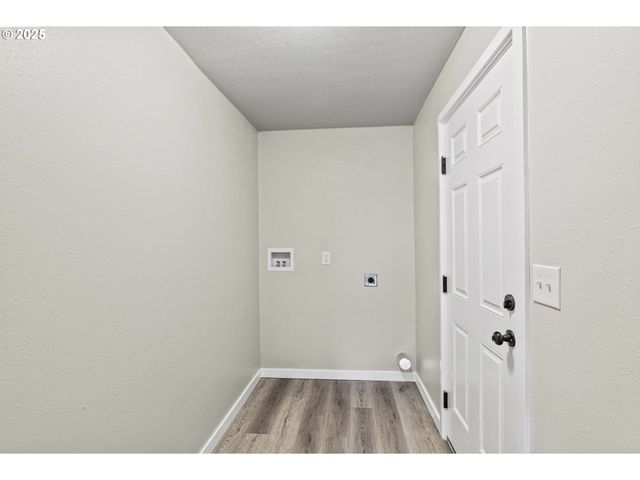 231 HOLCOMB SPUR Rd, Kelso, WA 98626
